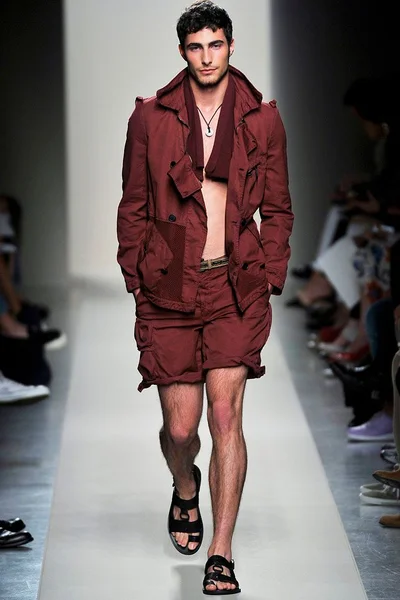 Look 19